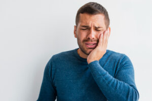 Geçmeyen Diş Ağrısı Nasıl Tedavi Edilir?
